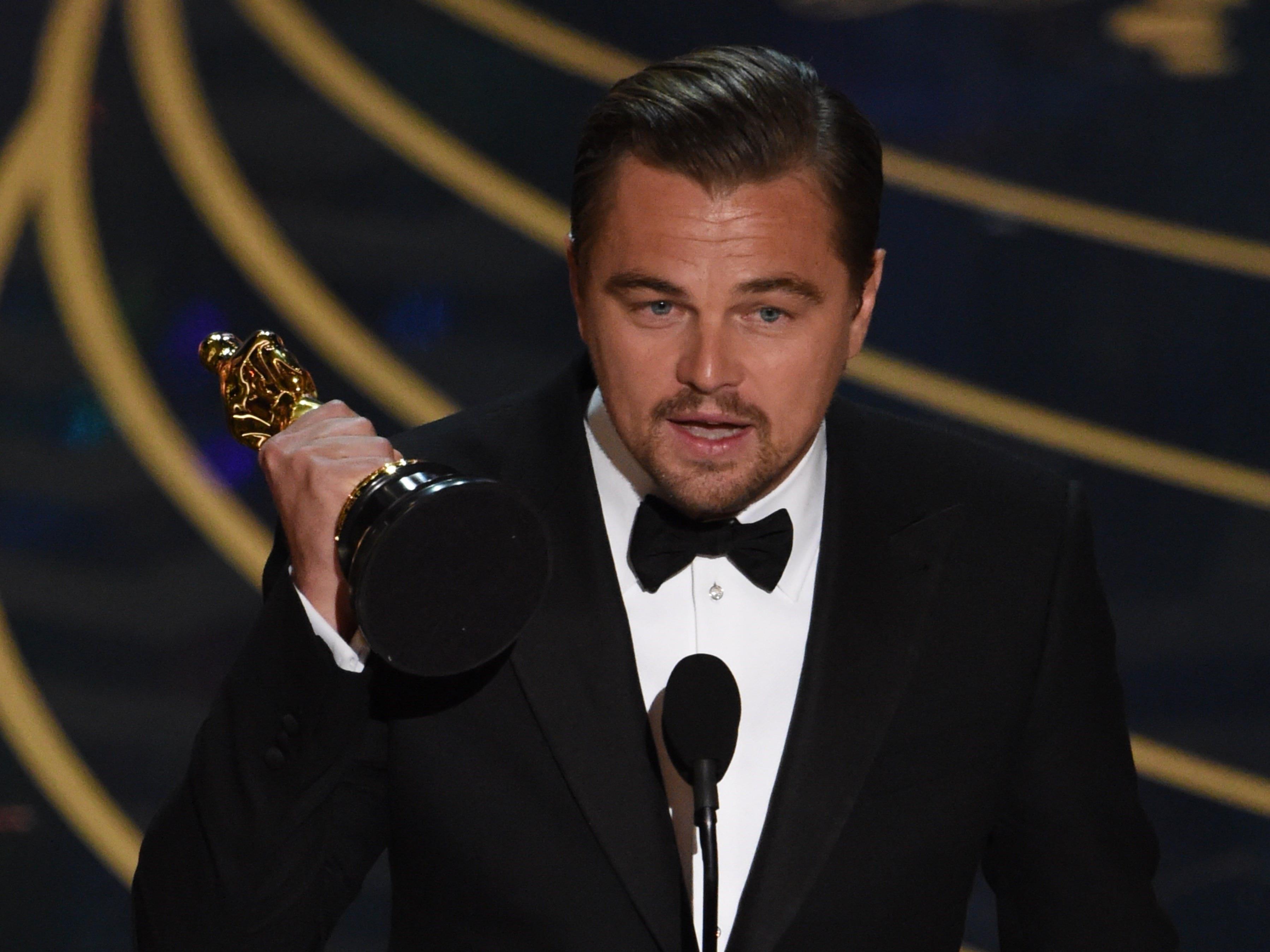 88. Oscars - Leonardo DiCaprio holt seinen Oscar als Hauptdarsteller