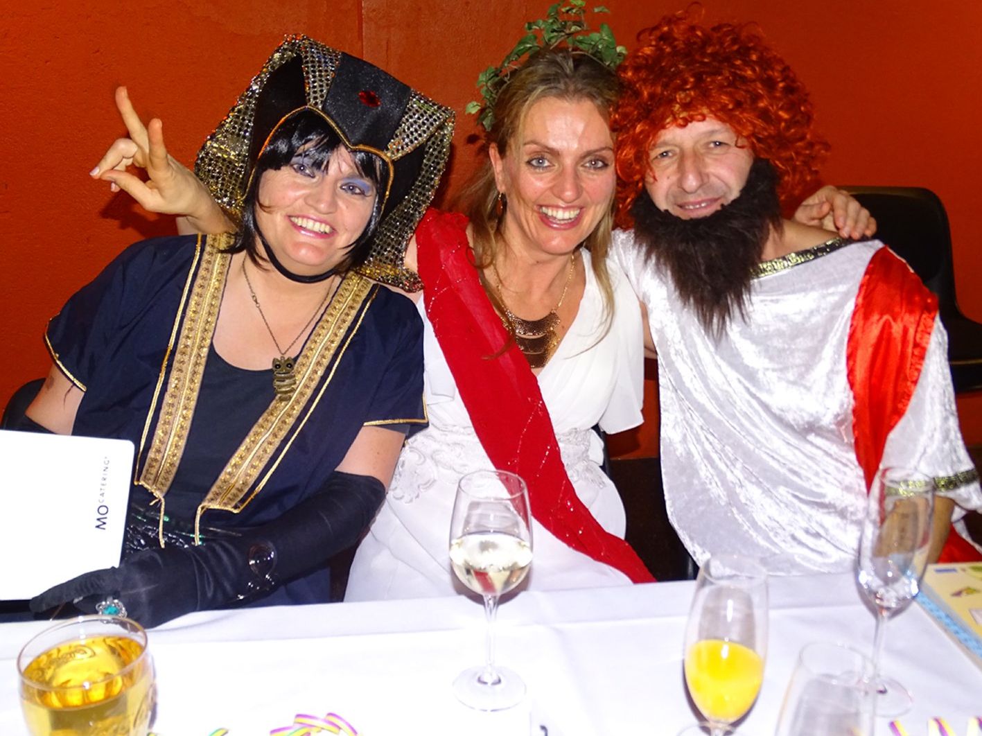 Alte Ägypter, Römer(inen) und griechische Philosophen  auf dem Krüppelball in der Otten Gravour. Alte Ägypter, Römer(inen) und griechische Philosophen  auf dem Krüppelball in der Otten Gravour.