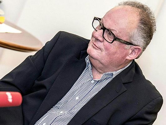 Flüchtlingskoordinator Konrad übte Kritik an der Situation um das Flüchtlingslager Traiskirchen. Flüchtlingskoordinator Konrad übte Kritik an der Situation um das Flüchtlingslager Traiskirchen.