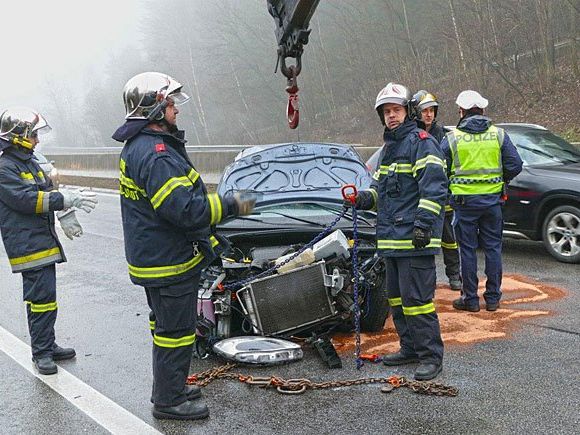 Einsatz auf der S6 nach dem Unfall Einsatz auf der S6 nach dem Unfall