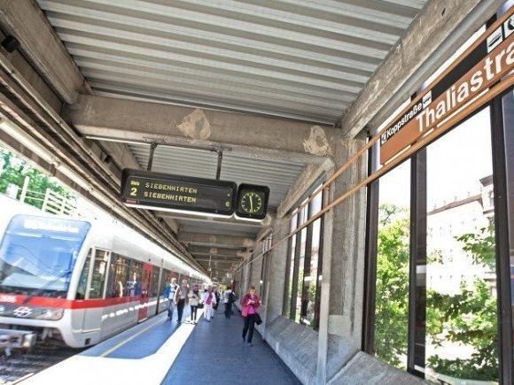 In der U6-Station Thaliastraße wurde der junge Bursche von der U-Bahn erfasst