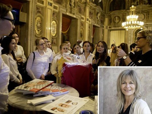 Karin Schönenberger und Sibylle Hansen (kleines Bild) gaben auch den Debütantinnen zum Opernball hilfreiche Tipps. Karin Schönenberger und Sibylle Hansen (kleines Bild) gaben auch den Debütantinnen zum Opernball hilfreiche Tipps.