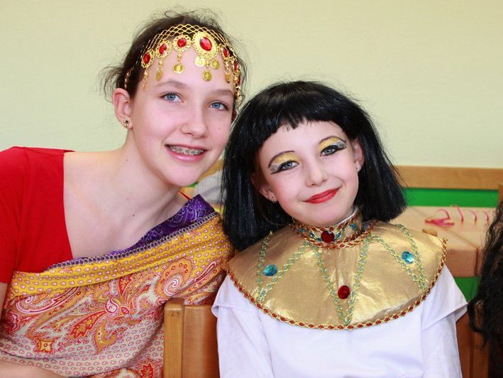 Valentina und Sophia hatten sehr viel Spaß bei den einzelnen Spielestationen. Valentina und Sophia hatten sehr viel Spaß bei den einzelnen Spielestationen.