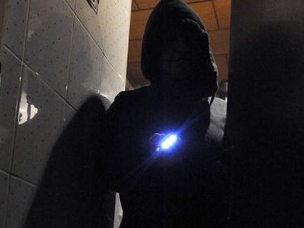 Bei einem Raub in einem Einfamilienhaus in Döbling wurde ein Ehepaar gefesselt Bei einem Raub in einem Einfamilienhaus in Döbling wurde ein Ehepaar gefesselt
