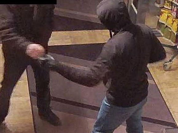 Einer der Täter bei dem Coup in Perchtoldsdorf Einer der Täter bei dem Coup in Perchtoldsdorf