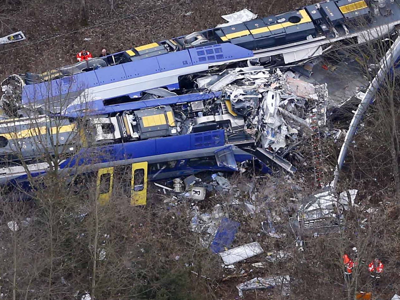 Nach Zugunglück in Bayern: Verfahren gegen Fahrdienstleiter eingeleitet. Nach Zugunglück in Bayern: Verfahren gegen Fahrdienstleiter eingeleitet.