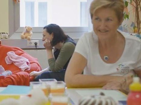 Kindern und Familien soll zusätzliche Hilfe geboten werden. Kindern und Familien soll zusätzliche Hilfe geboten werden.