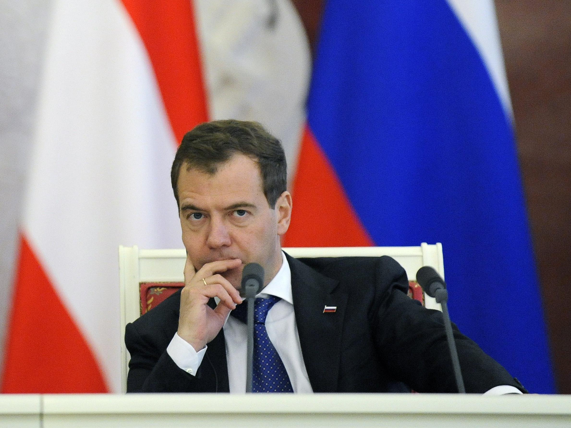 Medwedew: Verhandeln statt "einen neuen Weltkrieg" auslösen.