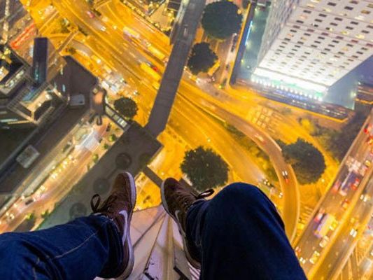 "Rooftopping": Leben am Abgrund