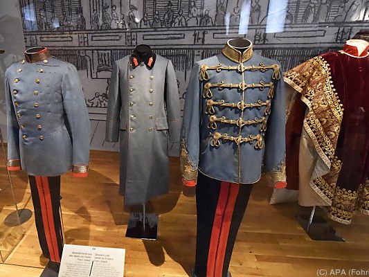Zu sehen sind zum Beispiel Uniformen von Franz Joseph Zu sehen sind zum Beispiel Uniformen von Franz Joseph