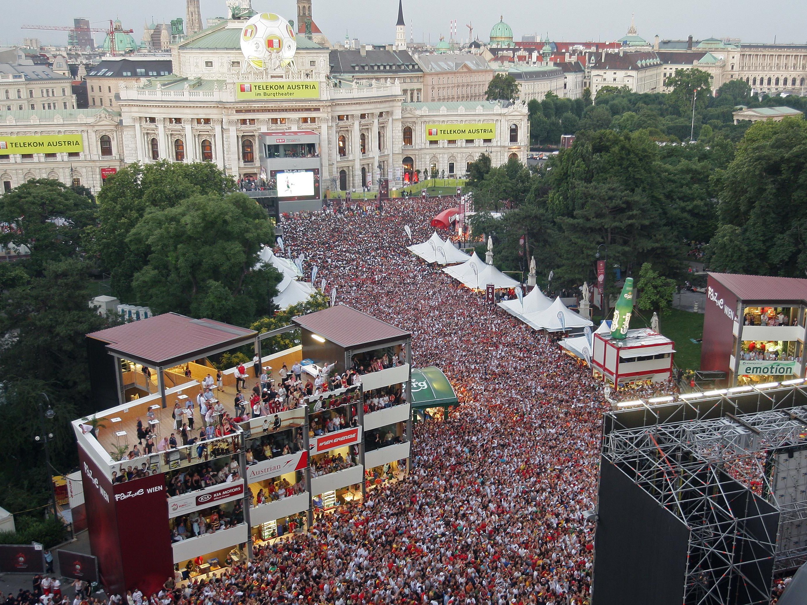 Mehr als 130 Public-Viewing-Lizenzen wurden für die EM 2016 angefragt.