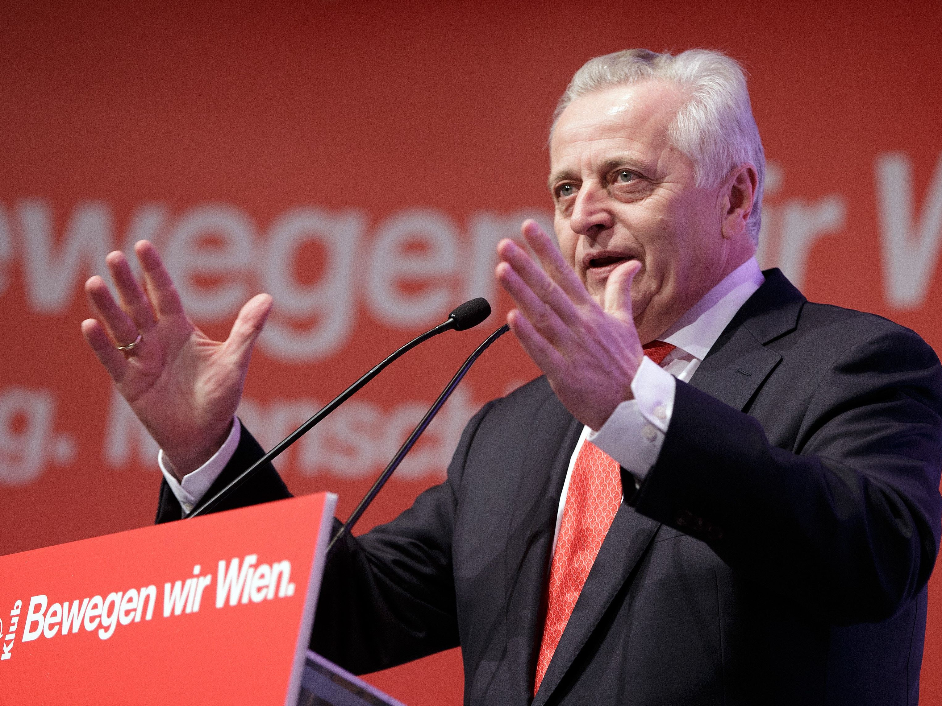 Rudolf Hundstorfer startet in den Wahlkampf. Rudolf Hundstorfer startet in den Wahlkampf.