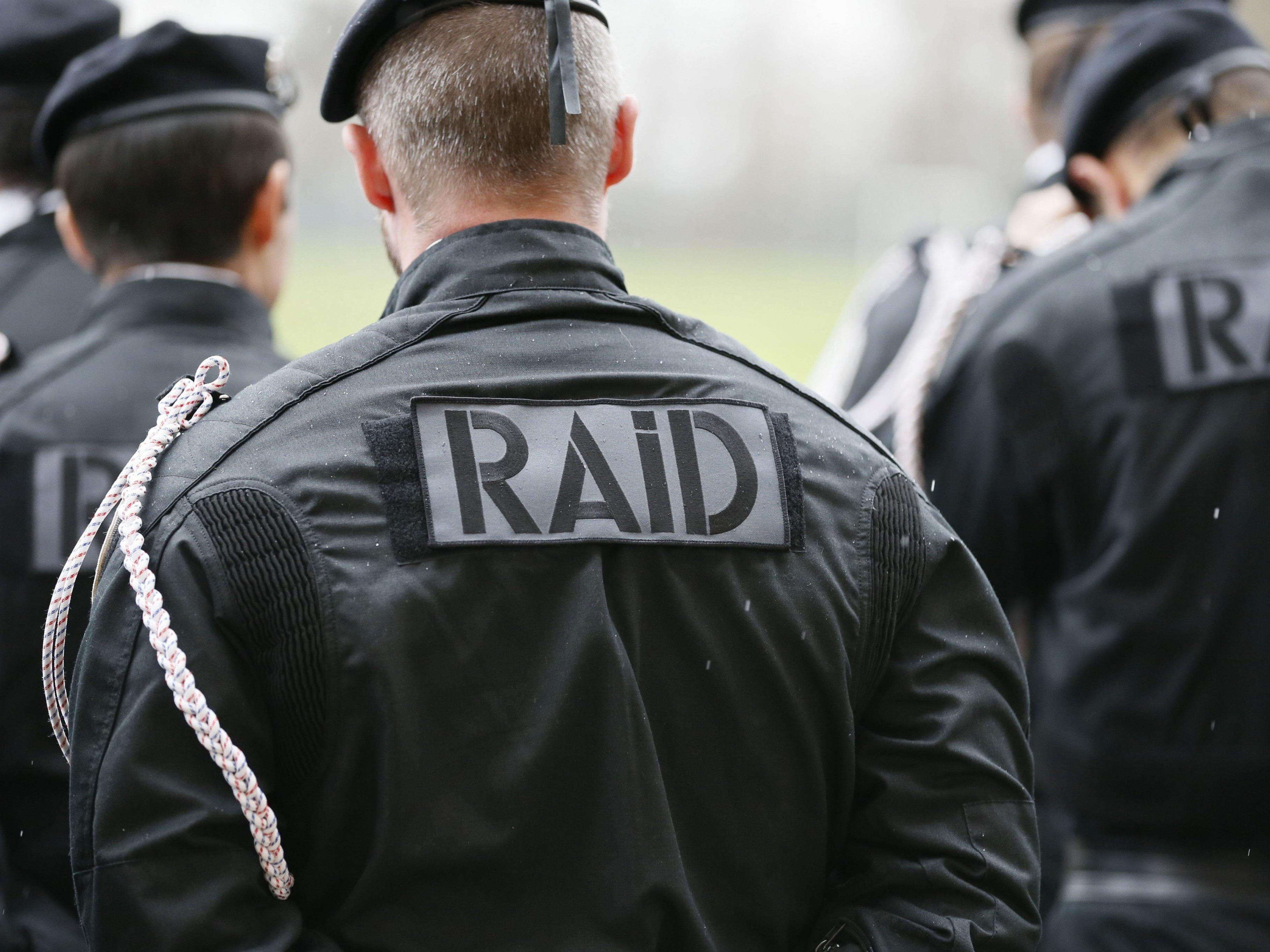 Die französische Polizei simuliert am 17. März einen Terrorangriff auf eine EM-Fanzone.