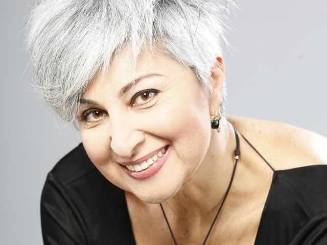 Die italienische Weltklassesopranistin Eva Mei interpretiert gemeinsam mit Gérard Korsten und dem Symphonieorchester Vorarlberg „Vier letzte Lieder“ von Richard Strauß. Die italienische Weltklassesopranistin Eva Mei interpretiert gemeinsam mit Gérard Korsten und dem Symphonieorchester Vorarlberg „Vier letzte Lieder“ von Richard Strauß.