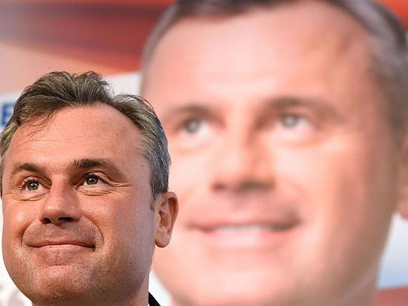 FPÖ-Präsidentschaftskandidat Norbert Hofer bei der Plakat-Präsentation FPÖ-Präsidentschaftskandidat Norbert Hofer bei der Plakat-Präsentation