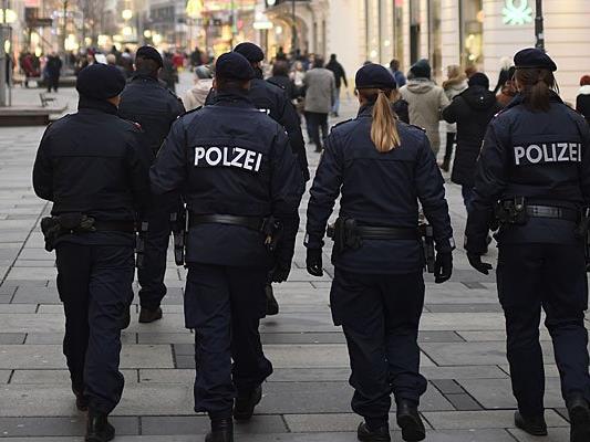 Ein größeres Polizeiaufgebot soll in Brigittenau deeskalierend wirken