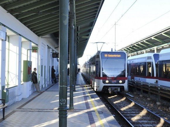 Auf der Linie U6 kam es zu einem morgendlichen Rettungseinsatz Auf der Linie U6 kam es zu einem morgendlichen Rettungseinsatz