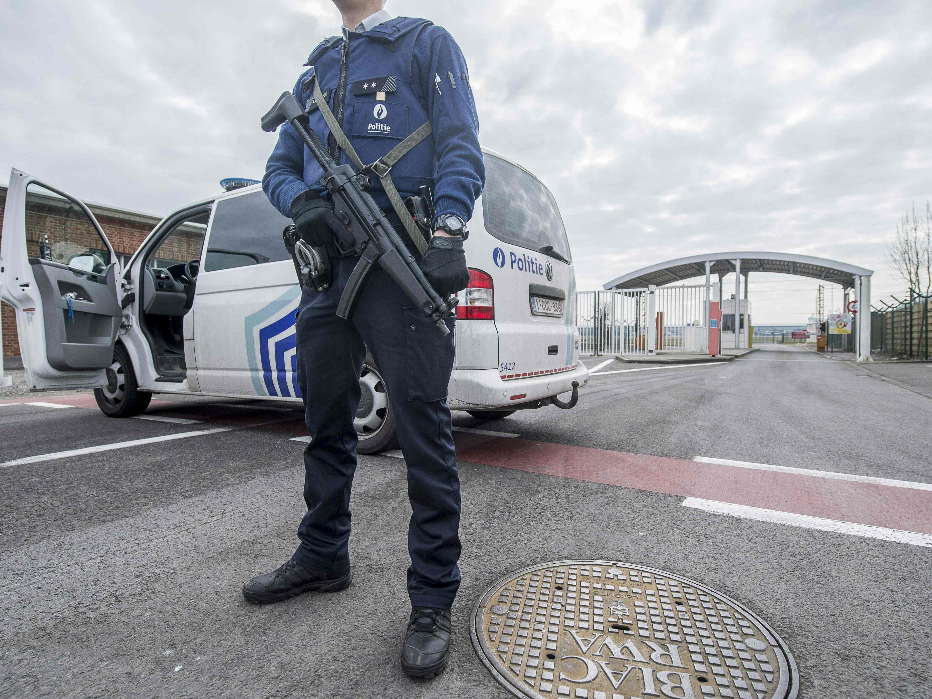 Belgien steht still: Höchste Terrorwarnstufe in Brüssel nach Anschlägen.