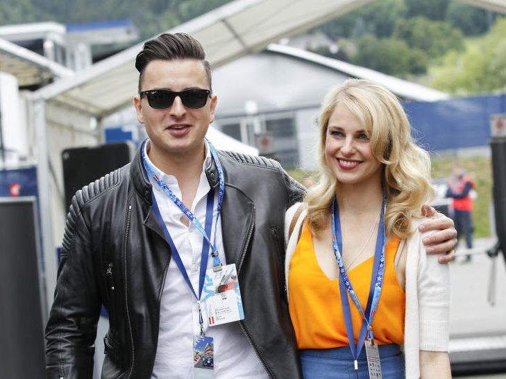 Andreas Gabalier mit Freundin Silvia Schneider. Andreas Gabalier mit Freundin Silvia Schneider.