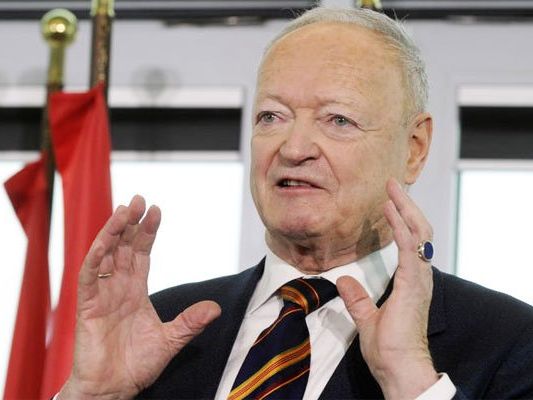 Andreas Khol fordert mehr Geld fürs Heer - "für den Grenzschutz". Andreas Khol fordert mehr Geld fürs Heer - "für den Grenzschutz".