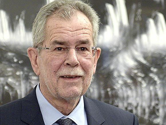 Bundespräsidentschaftskandidat und Ex- Grünen- Parteichef Alexander Van der Bellen versichert Verantwortungsgefühl