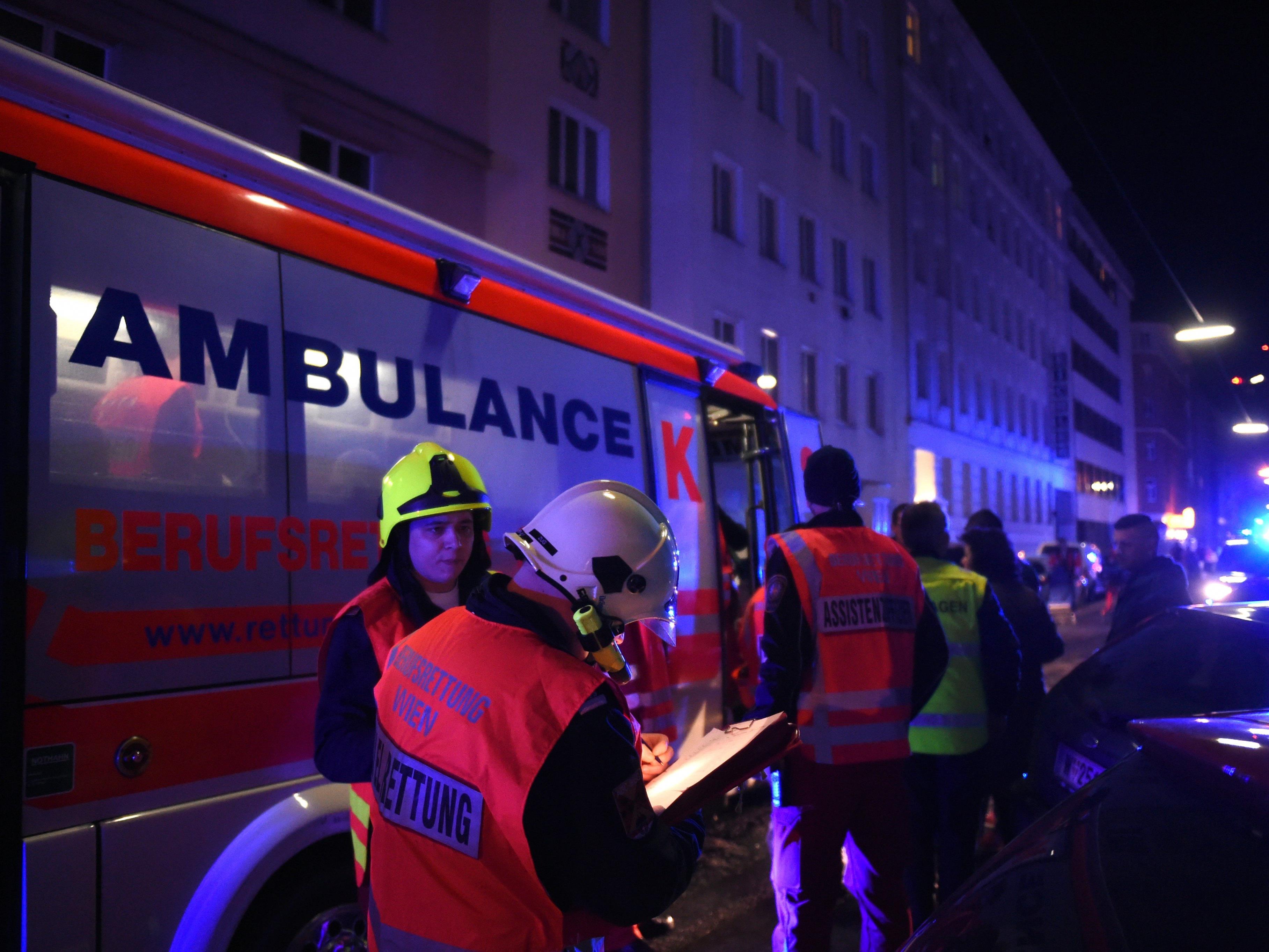 Verletzter brach auf Polizeistation Pappenheimgasse in Brigittenau zusammen