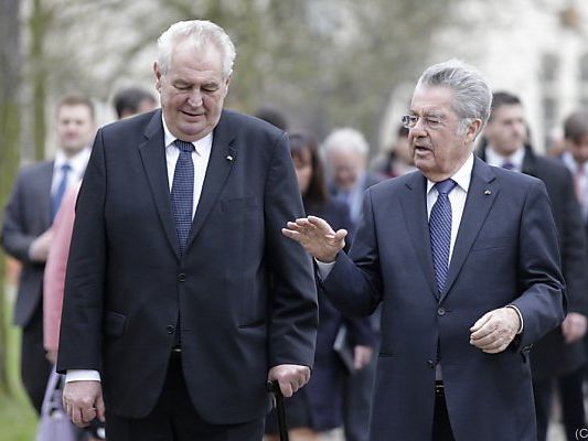 Heinz Fischer im Gespräch mit Tschechiens Präsident Milos Zeman Heinz Fischer im Gespräch mit Tschechiens Präsident Milos Zeman