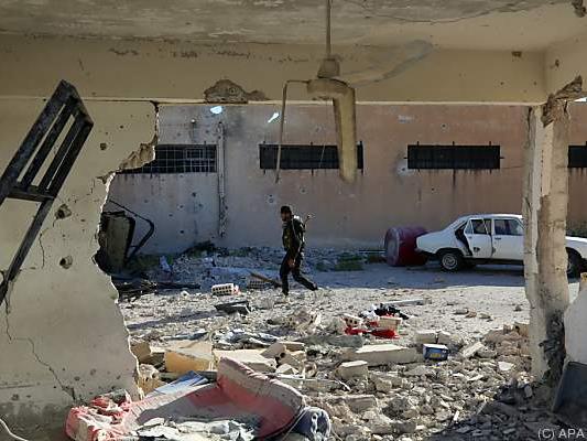 Heftige Kämpfe und Luftangriffe bei Damaskus und Aleppo