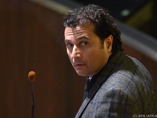 Kapitän Francesco Schettino erschien nicht vor Gericht Kapitän Francesco Schettino erschien nicht vor Gericht