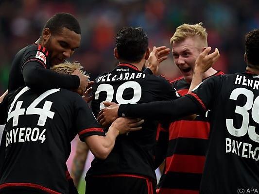 Leverkusen ist nach klarem Sieg gegen Frankfurt neuer Dritter