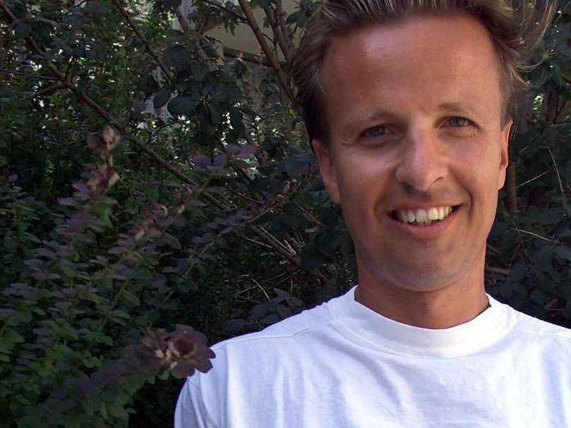 Günter Kasal wurde beim Verteilen von Wahlbroschüren für Norbert Hofer attackiert. Günter Kasal wurde beim Verteilen von Wahlbroschüren für Norbert Hofer attackiert.
