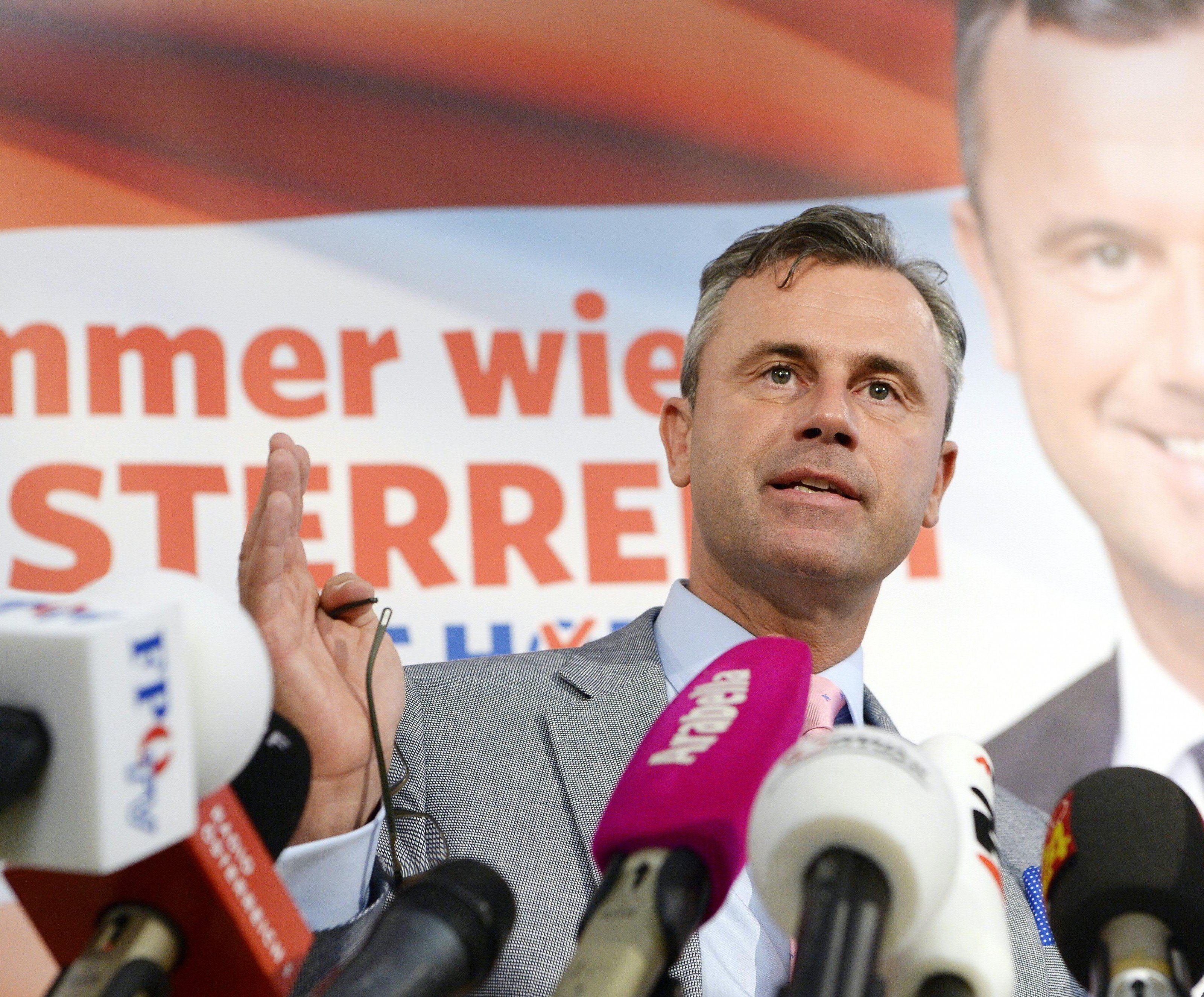 Norbert Hofer geht wohl als Favorit in die Stichwahl gegen Alexander Van der Bellen. Norbert Hofer geht wohl als Favorit in die Stichwahl gegen Alexander Van der Bellen.