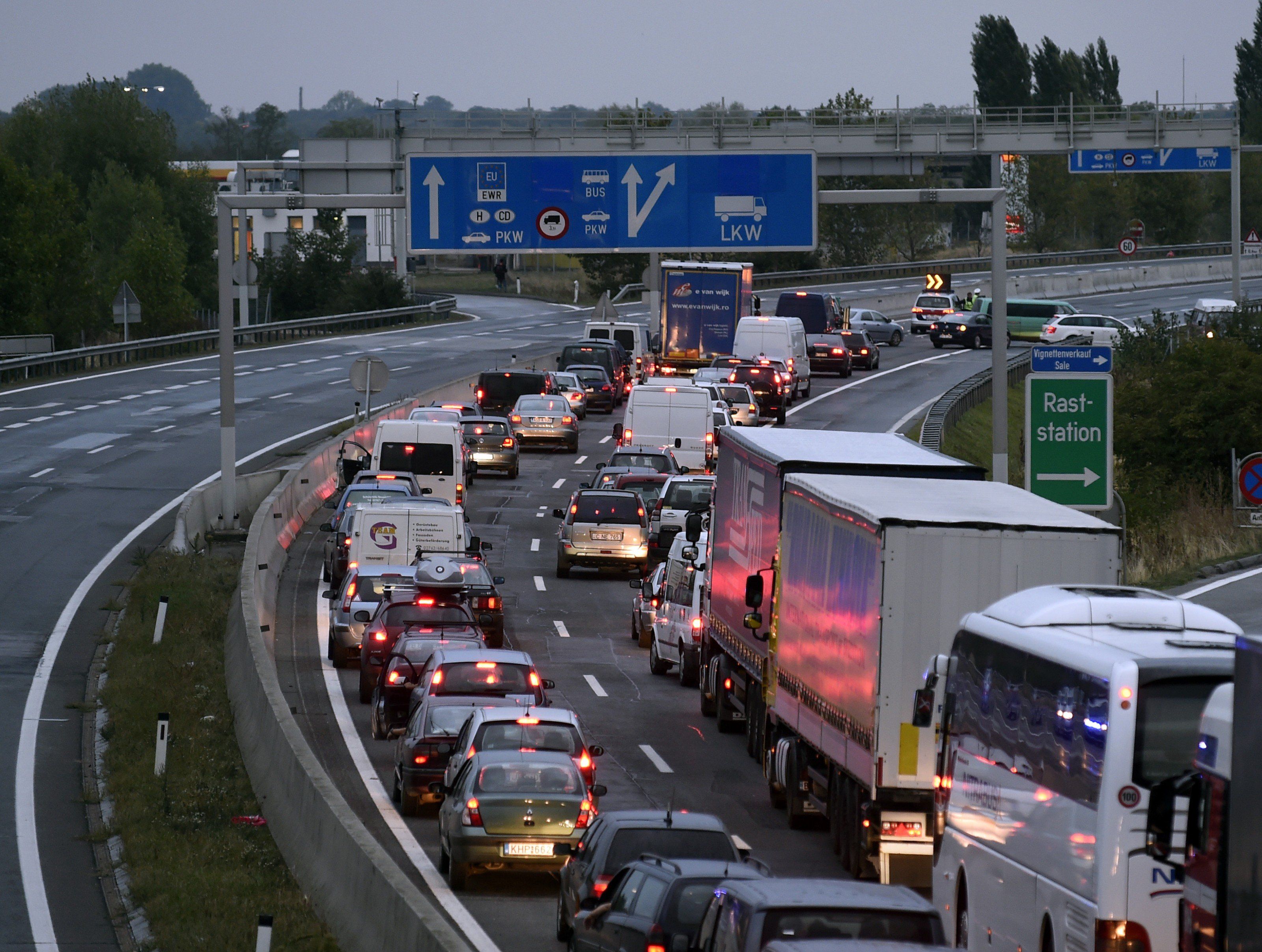 Die A4 wird weiter generalsaniert. Die A4 wird weiter generalsaniert.