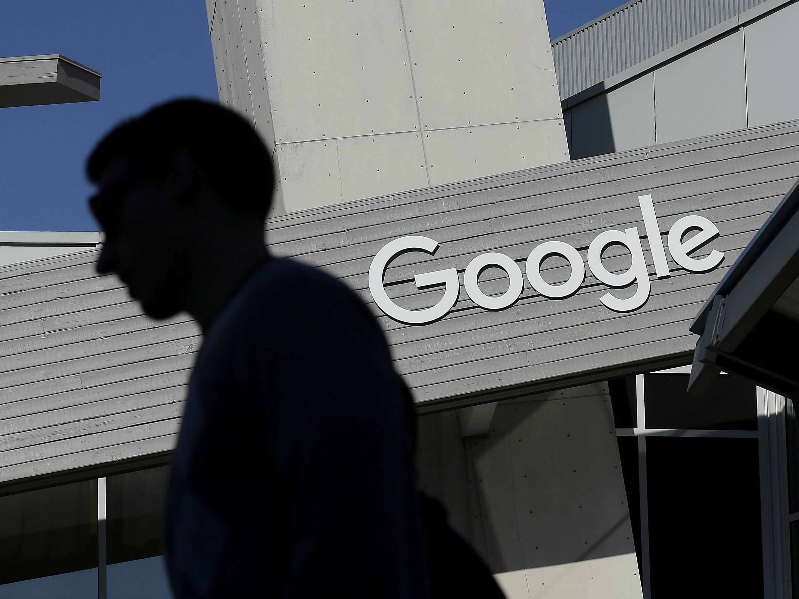 EU-Wettbewerbshüter werfen Google den Missbrauch seiner Marktmacht vor EU-Wettbewerbshüter werfen Google den Missbrauch seiner Marktmacht vor