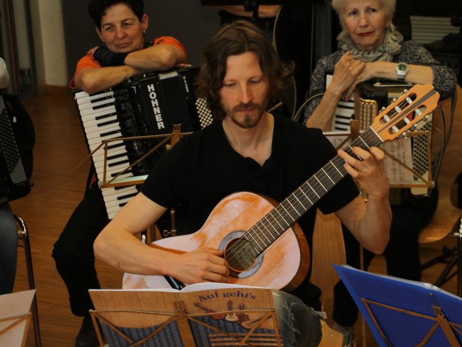 Musikschullehrer in Aktion Musikschullehrer in Aktion