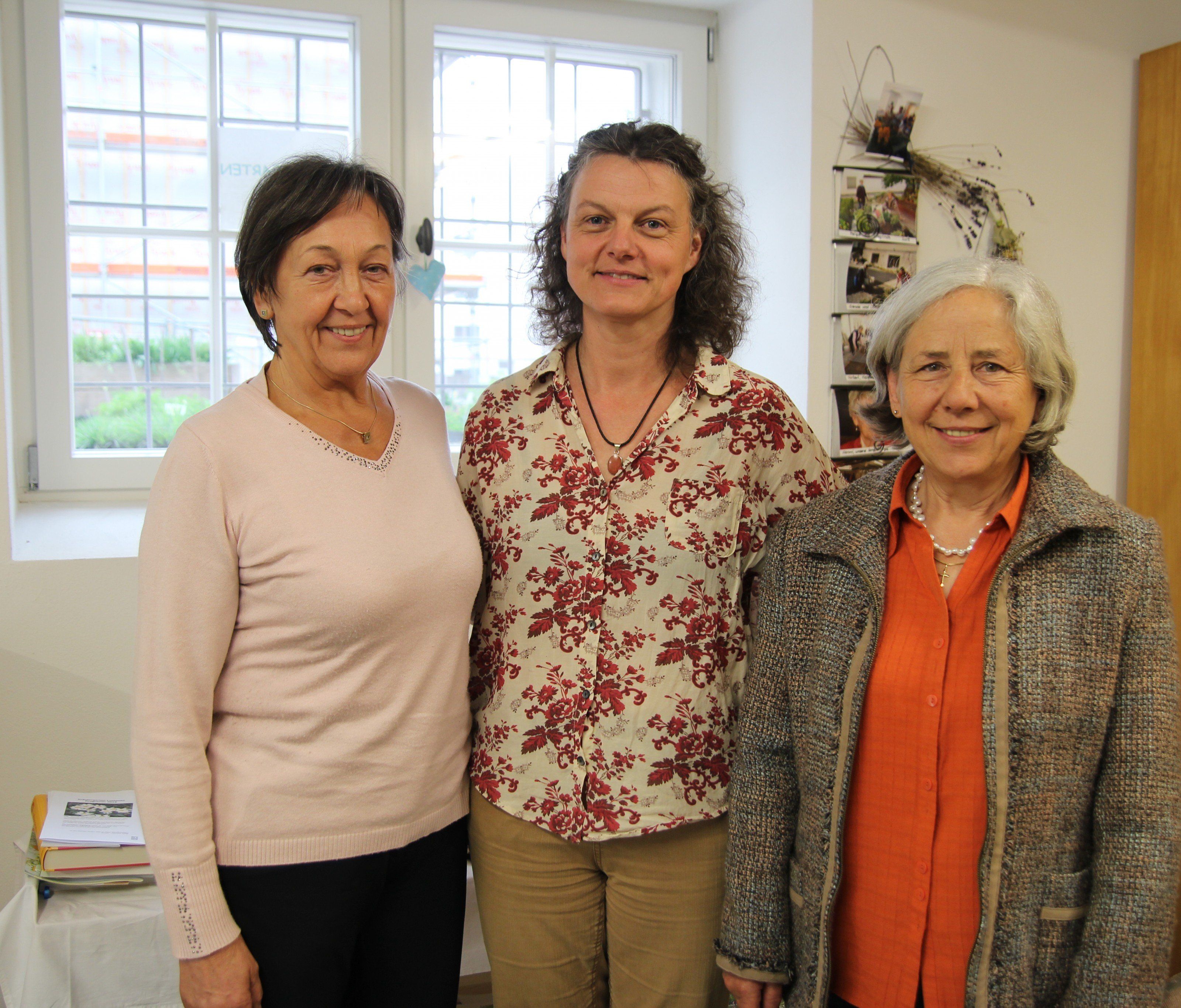 Margrit und Theresia organisierten den Kurs mit Birgitt (Mitte) Margrit und Theresia organisierten den Kurs mit Birgitt (Mitte)