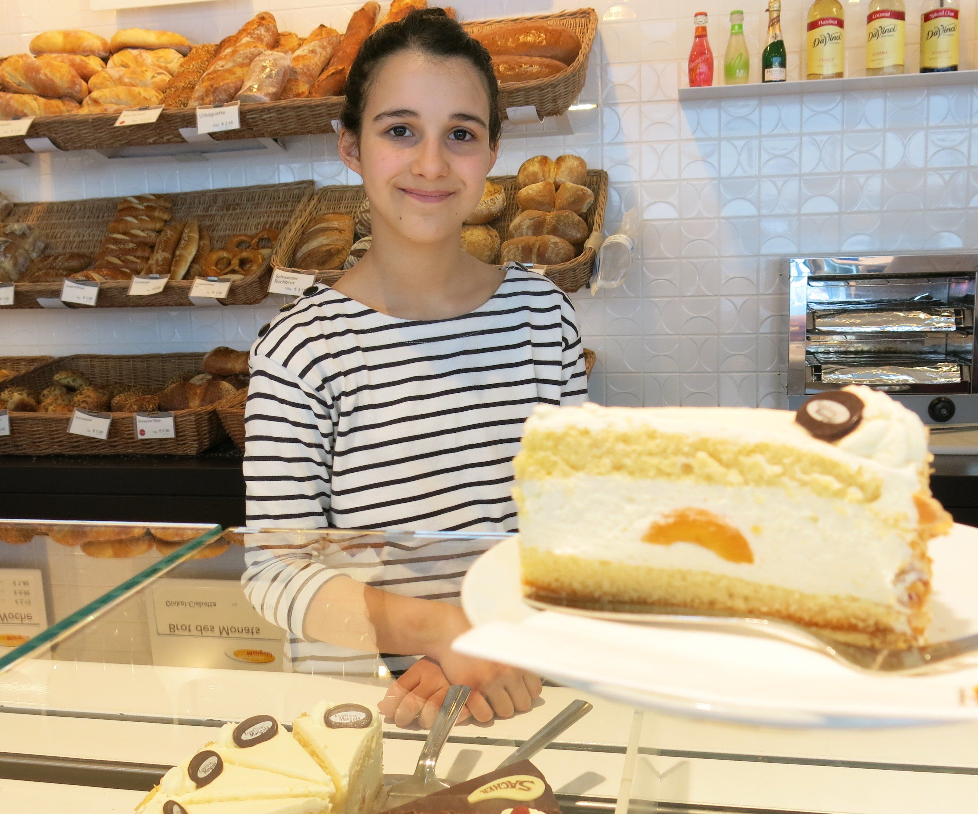 Tuba hat das Verkaufen in der Bäckerei Mangold besonders gefallen. Tuba hat das Verkaufen in der Bäckerei Mangold besonders gefallen.