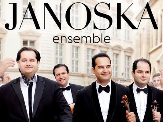 Das Janoska Ensemble spielt im Konzerthaus auf.