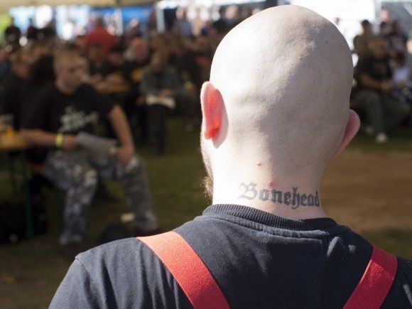 Zahl rechtsextremer Handlungen 2015 um mehr als 50 Prozent gestiegen Zahl rechtsextremer Handlungen 2015 um mehr als 50 Prozent gestiegen