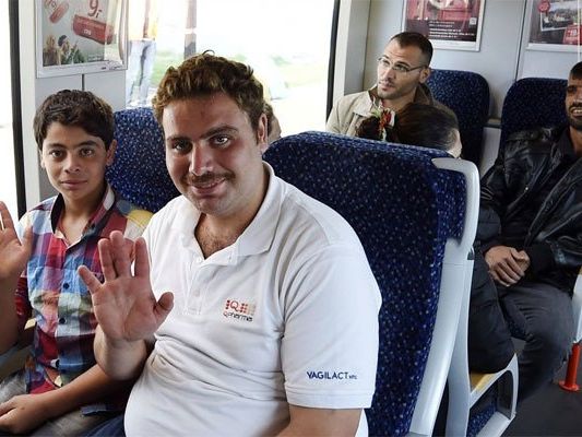 Tausende Flüchtlinge fuhren im letzten Jahr mit den ÖBB. Tausende Flüchtlinge fuhren im letzten Jahr mit den ÖBB.