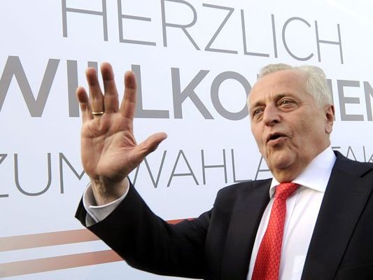 SPÖ-Bundespräsidentschaftskandidat Hundstorfer im Fokus SPÖ-Bundespräsidentschaftskandidat Hundstorfer im Fokus