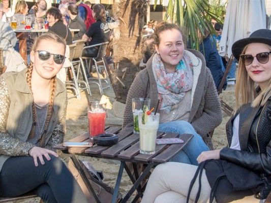 Am Donnerstag, den 21. April wurde die Sommersaison in der Starndbar Herrmann eingeläutet Am Donnerstag, den 21. April wurde die Sommersaison in der Starndbar Herrmann eingeläutet