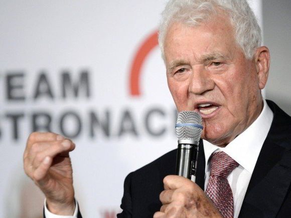 Frank Stronach meldet sich zu Wort - mit keiner Empfehlung Frank Stronach meldet sich zu Wort - mit keiner Empfehlung