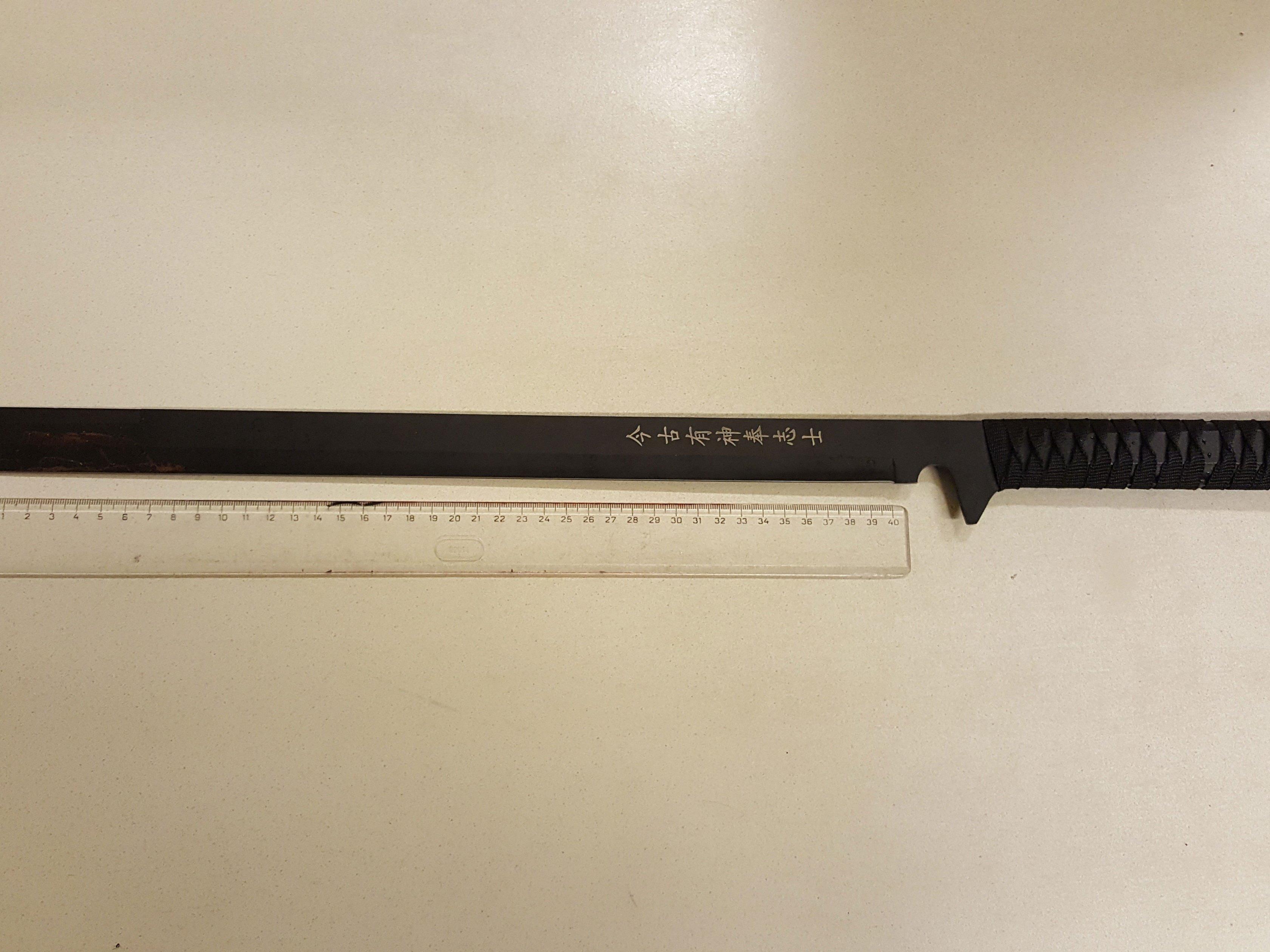Eines der Messer, das bei der Attacke benutzt wurde.