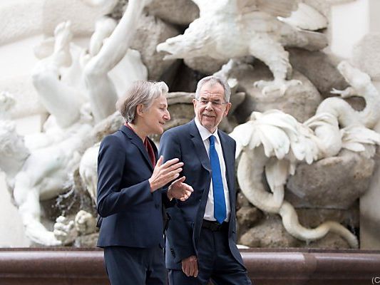 Griss wählte Van der Bellen, will aber keine Wahlempfehlung geben Griss wählte Van der Bellen, will aber keine Wahlempfehlung geben