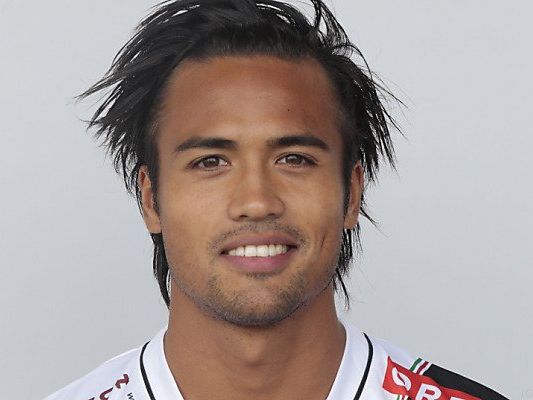 Der 26-jährige philippinische Teamspieler bleibt Der 26-jährige philippinische Teamspieler bleibt