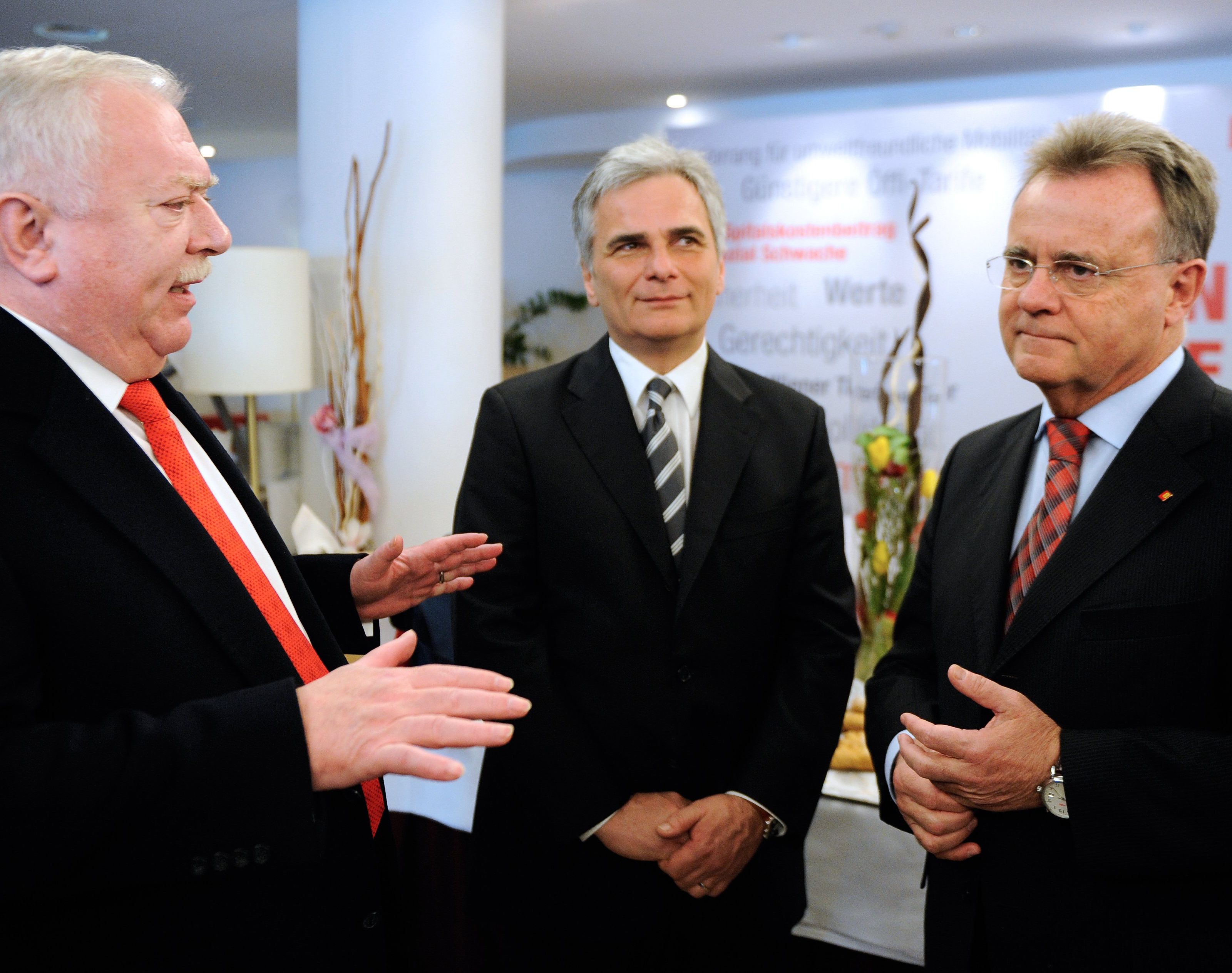 Die SPÖ-Granden sind weiter auf der Suche nach einem Nachfolger für Werner Faymann. Die SPÖ-Granden sind weiter auf der Suche nach einem Nachfolger für Werner Faymann.