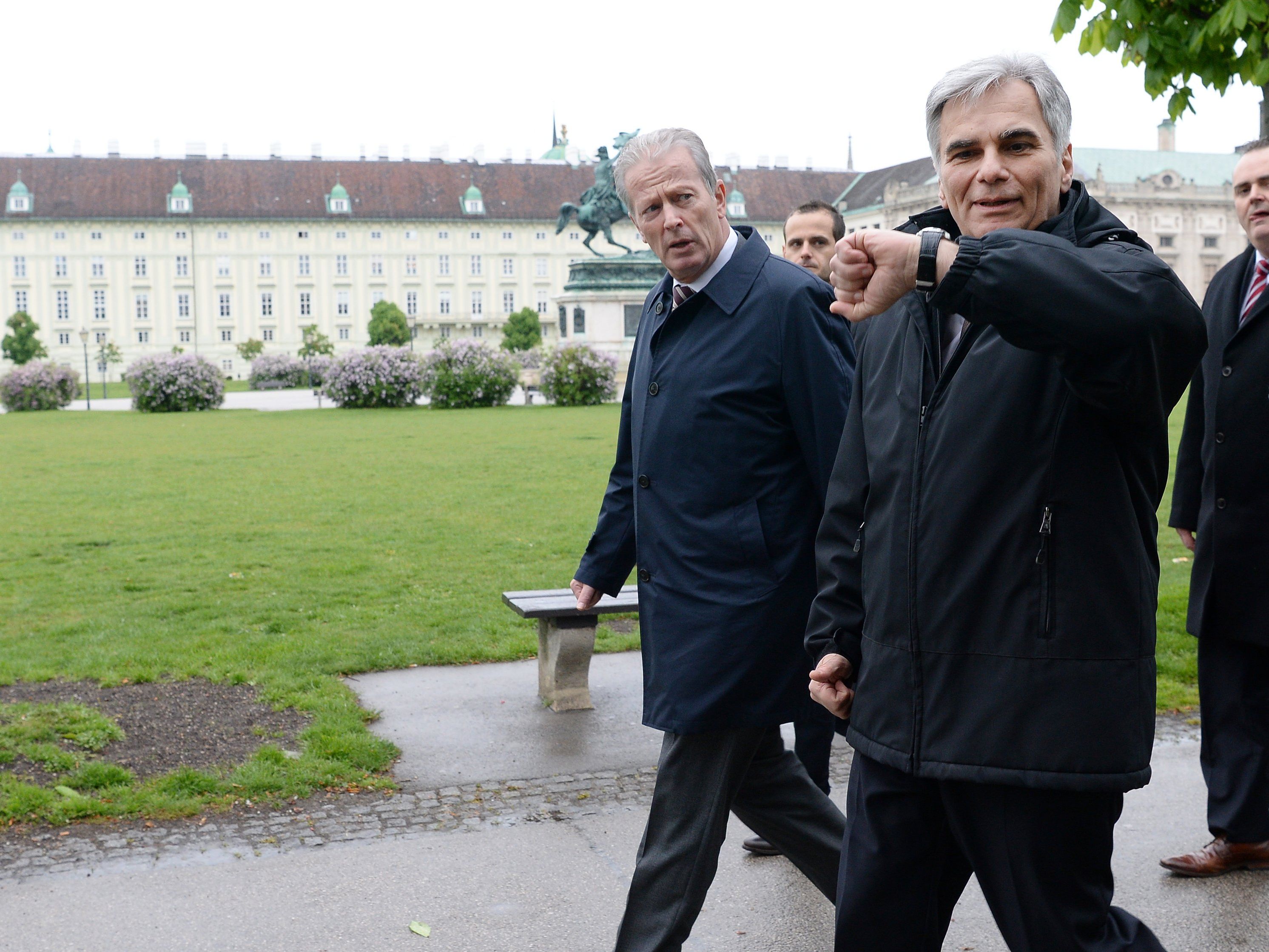 Analyse zum Rücktritt von Bundeskanzler Werner Faymann.