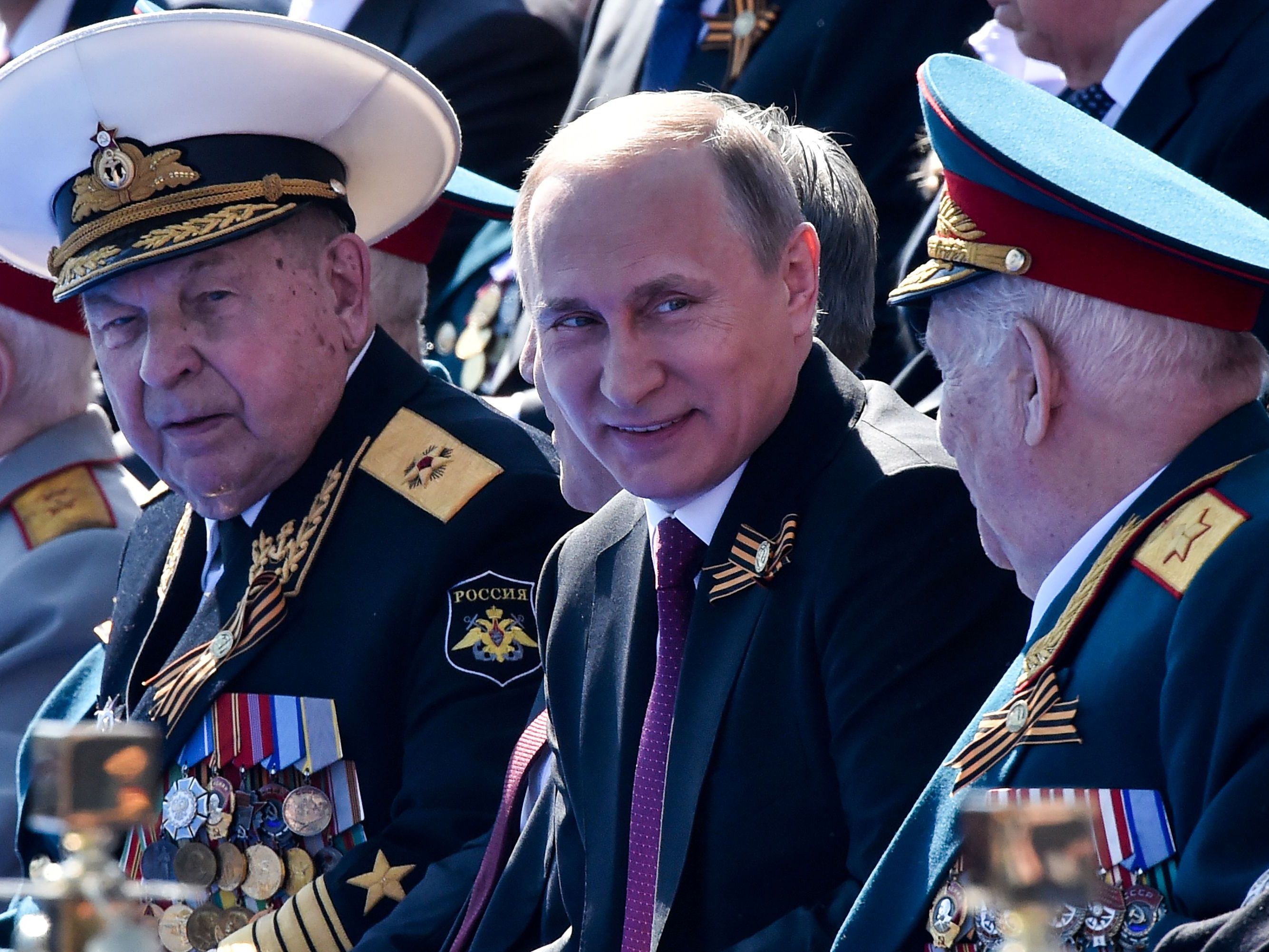 Putin bei der Militärparade in Moskau. Putin bei der Militärparade in Moskau.