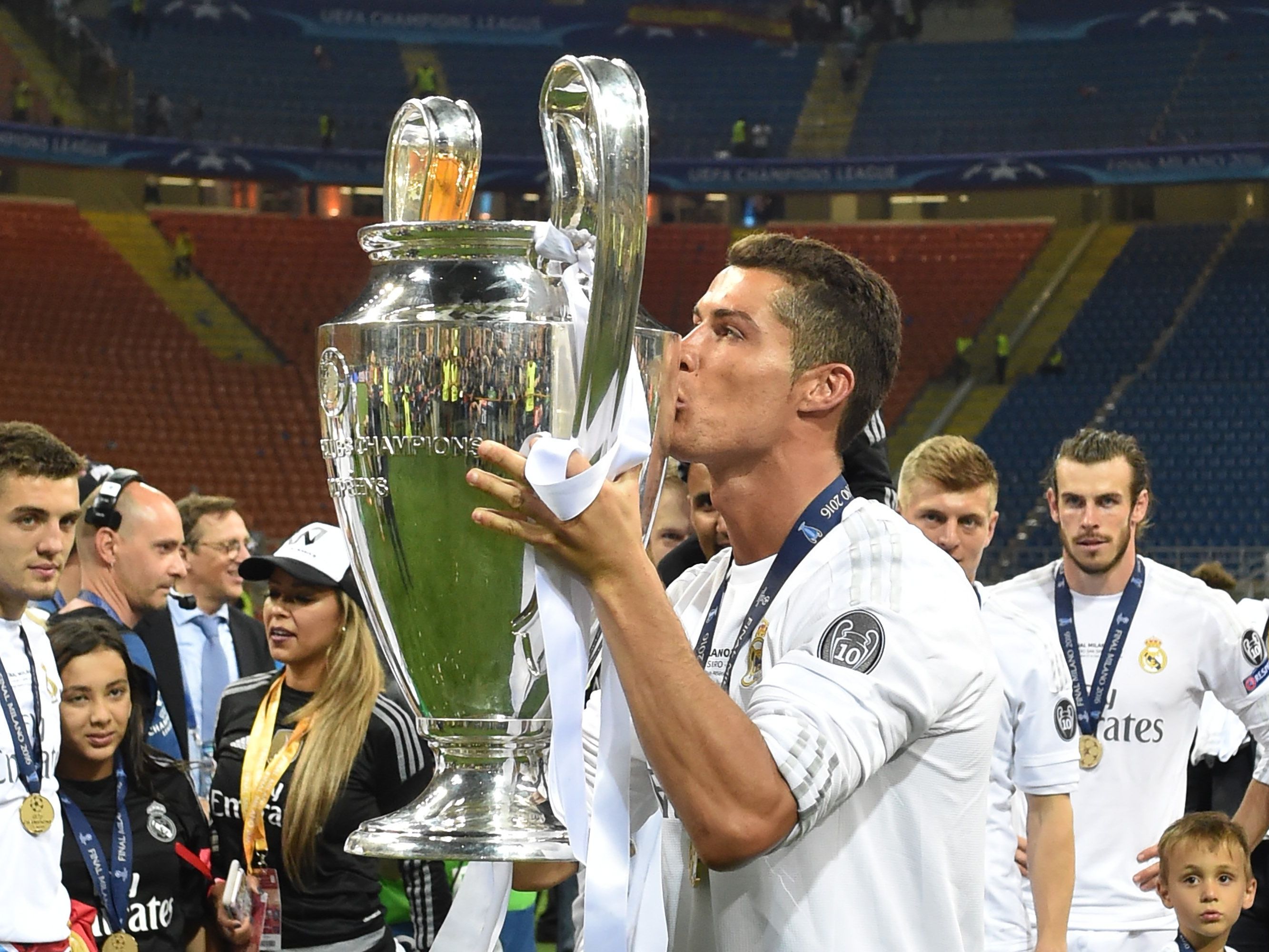 Cristiano Ronaldo sicherte sich den Champions League-Titel. Cristiano Ronaldo sicherte sich den Champions League-Titel.
